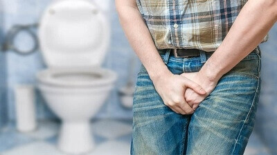  Voici les dangers que vous encourez en vous retenant d’uriner !