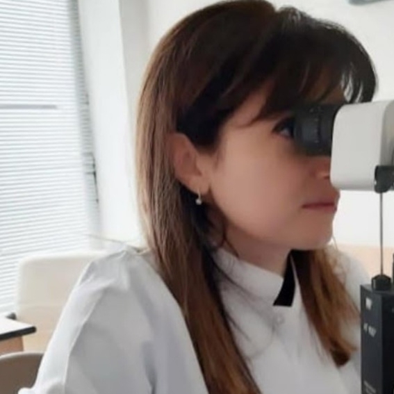 الدكتورة مونية بوخريصا أخصائية طب العيون