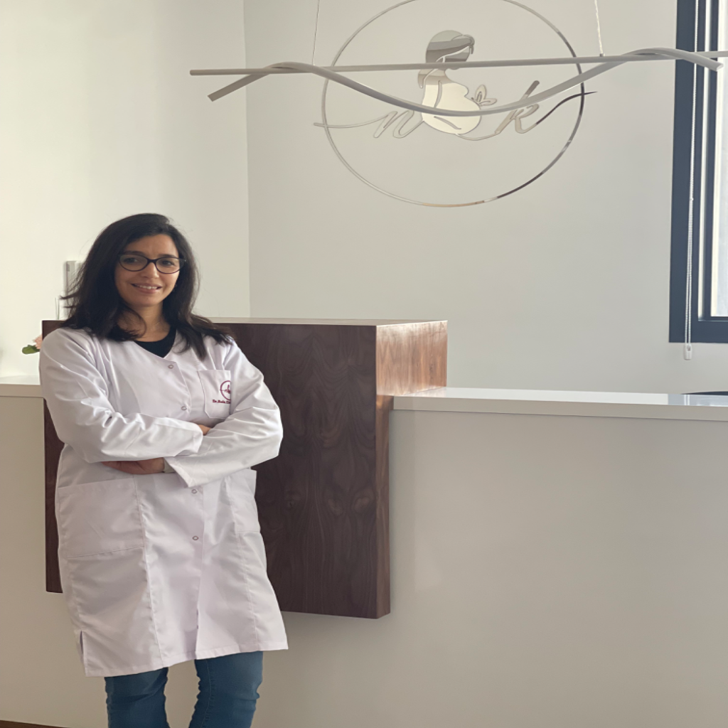 الدكتورة خمان نادية أخصائية أمراض النساء والتوليد