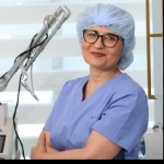 الدكتورة نورز شبشوب الرباعي أخصائية جراحة الفم والوجه والفكين وجراحة التجميل