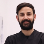 الدكتور وائل سعد طبيب أسنان