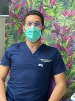 Dr Achref HARZALLAH Dentist
